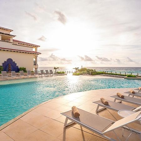 Grand Park Royal Cancun (Adults Only) Exterior photo The pool at the Iberostar Grand Hotel Bávaro