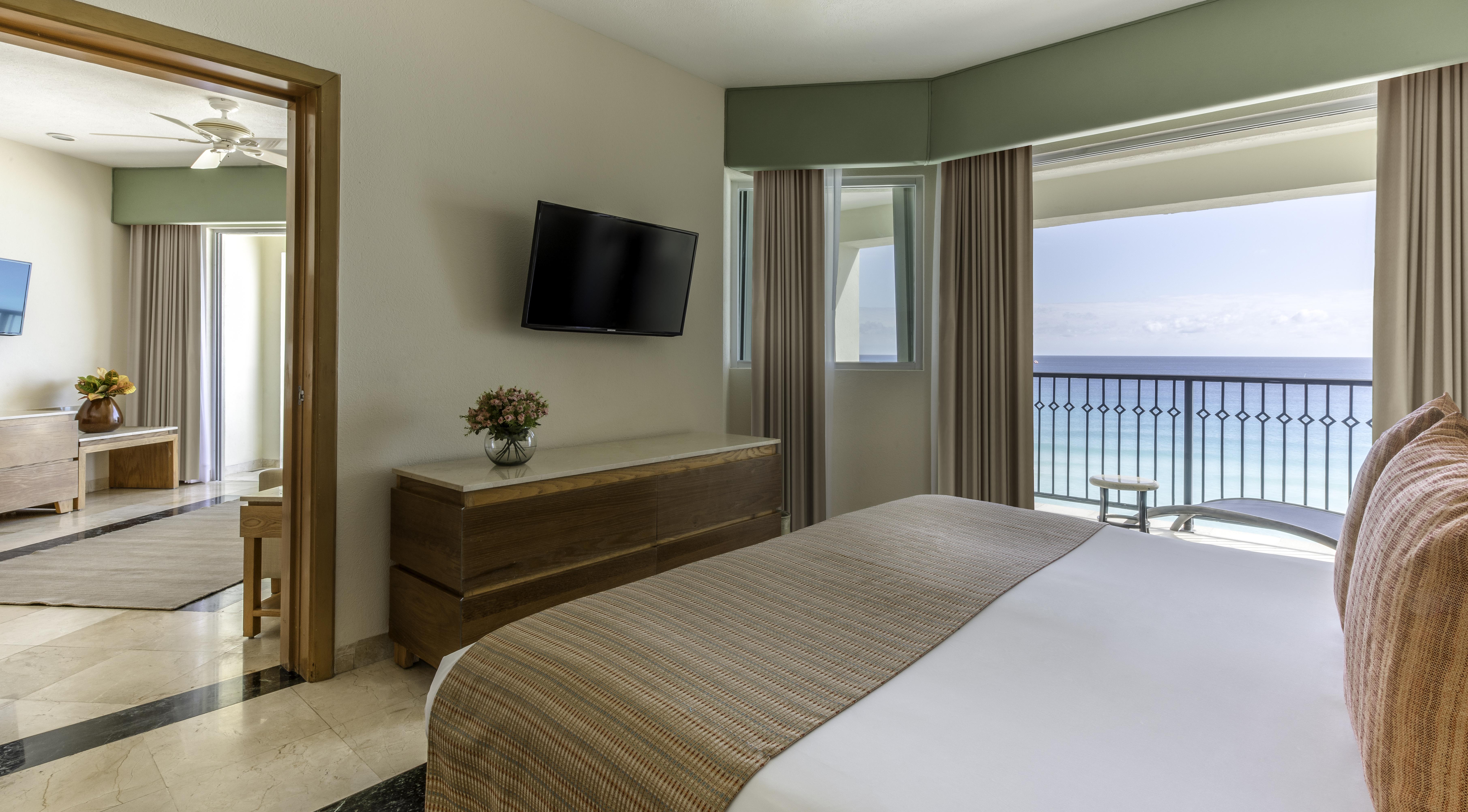 Grand Park Royal Cancun (Adults Only) Exterior photo Suite