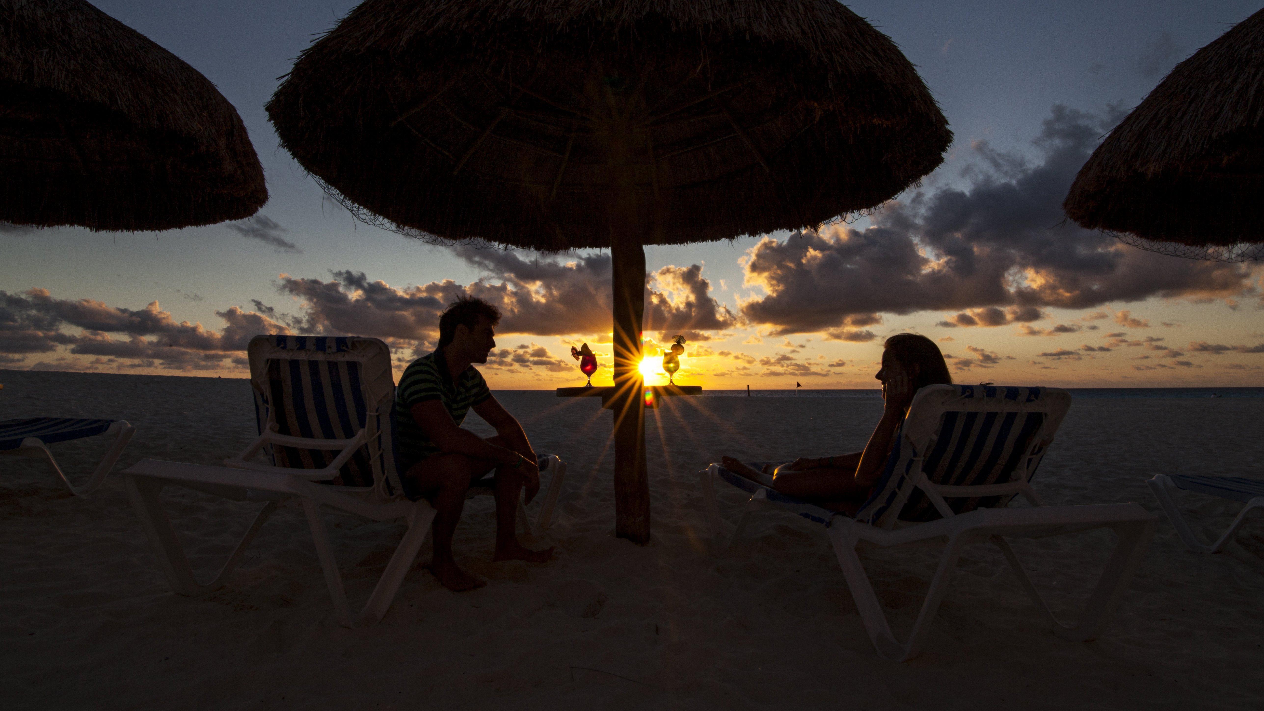 Grand Park Royal Cancun (Adults Only) Exterior photo Sunset at the beach