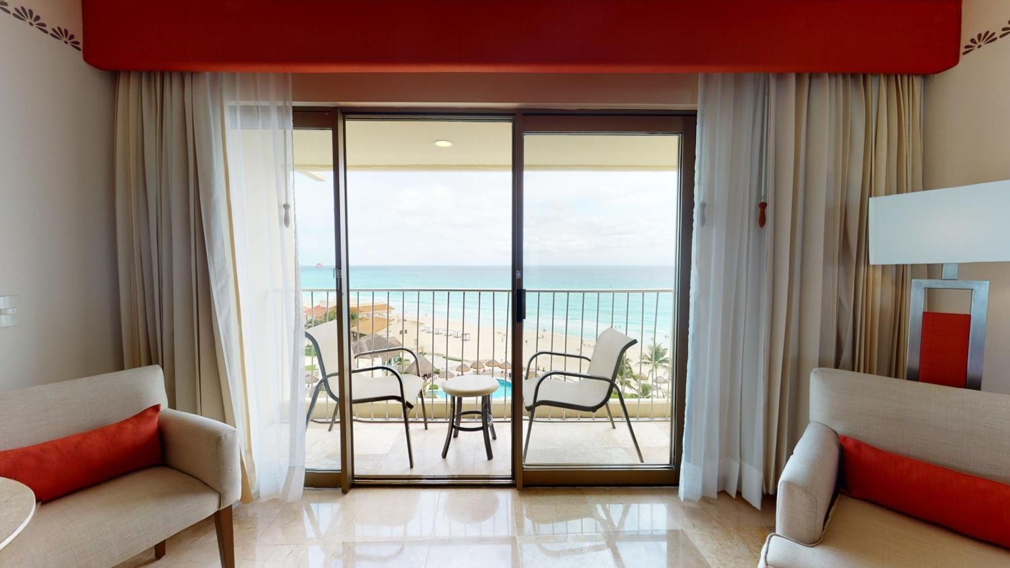 Grand Park Royal Cancun (Adults Only) Exterior photo A room at the Iberostar Grand Hotel at Playa Paraíso