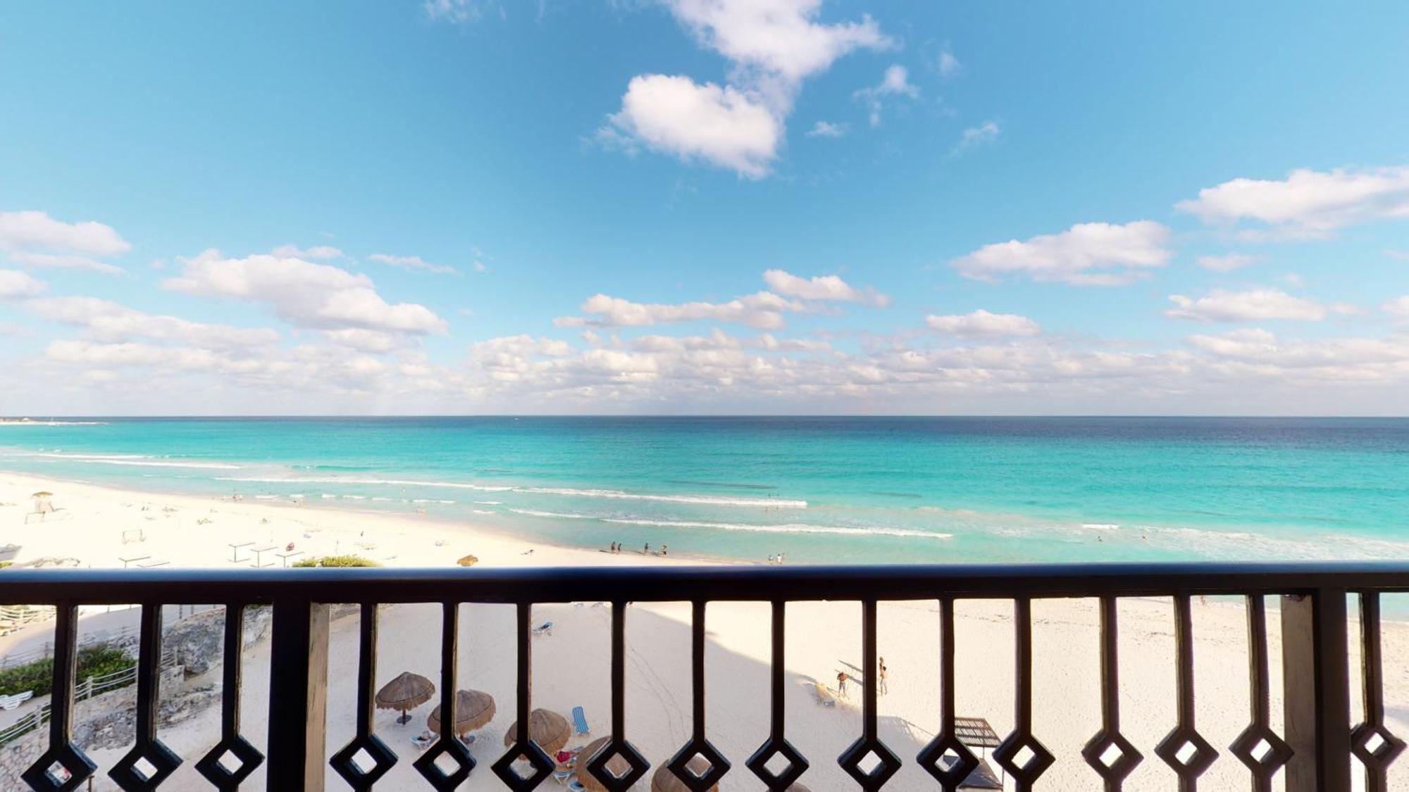 Grand Park Royal Cancun (Adults Only) Exterior photo View of the beach from a balcony