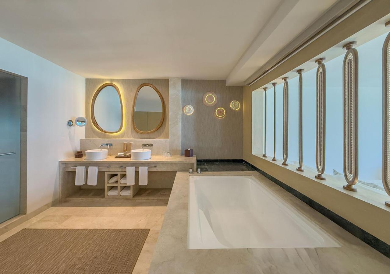Grand Park Royal Cancun (Adults Only) Exterior photo Bathroom