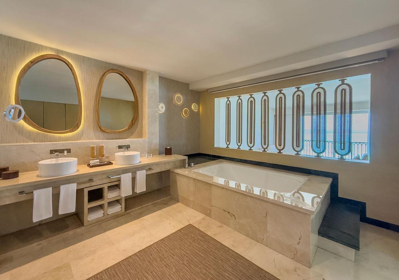 Grand Park Royal Cancun (Adults Only) Exterior photo Bathroom