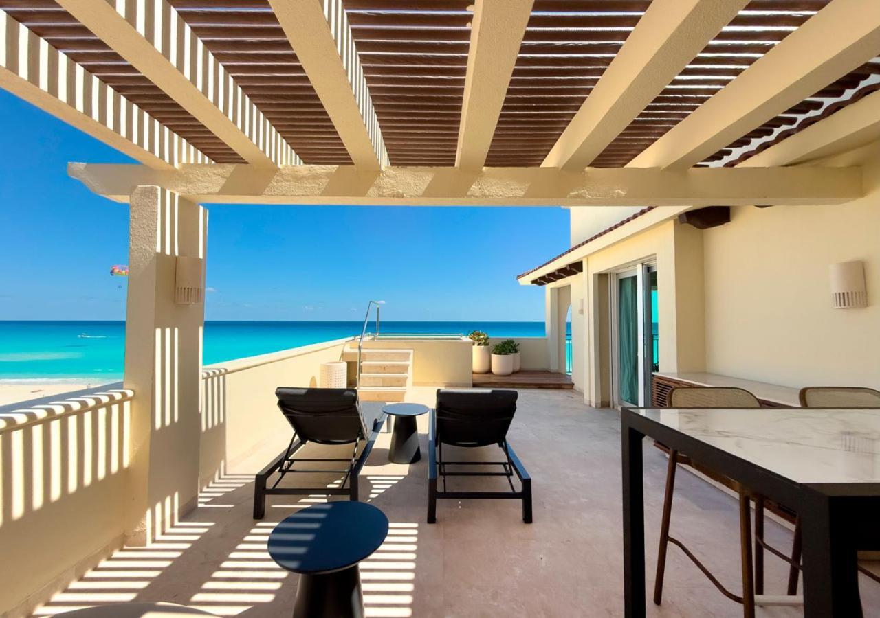 Grand Park Royal Cancun (Adults Only) Exterior photo A view of the ocean from a rooftop suite at the Grand at Moon Palace