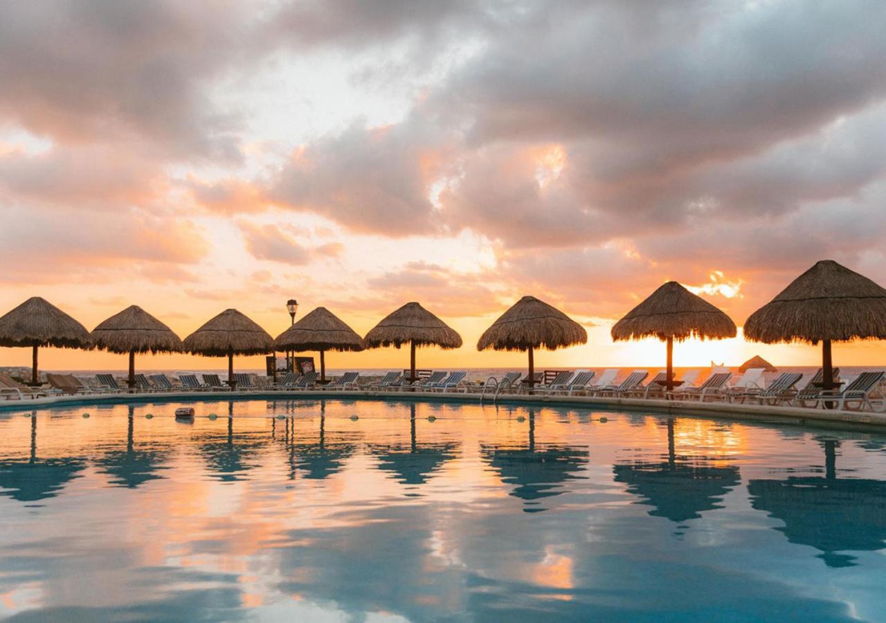 Grand Park Royal Cancun (Adults Only) Exterior photo